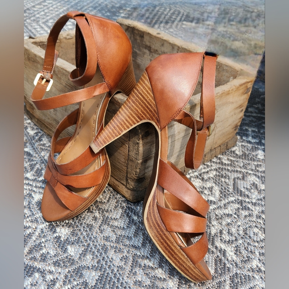 Tahari Trina Sandal